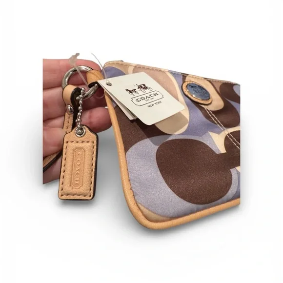 Coach Optic Signature Wristlet Horse and Carriage Logo - Picture 2 of 4